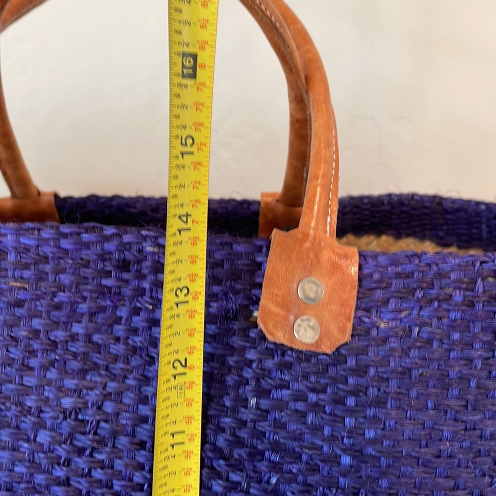 Fun casual purple, straw tote. - Picture 6 of 7